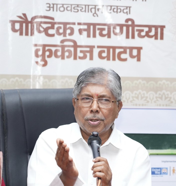 कोथरुड मतदारसंघातील मुलांमध्ये पौष्टिक आहाराची गोडी लागावी यासाठी २२००० विद्यार्थ्यांना आठवड्यातून एक दिवस नाचणीची बिस्किटे उपलब्ध करून देणार- मंत्री चंद्रकांत पाटील