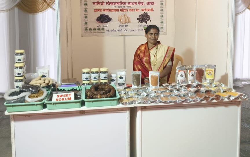 बचतगटाच्या मदतीतून रचला संगिता कोळींनी ‘सरस’ पाया बचतगटाच्या मदतीतून रचला संगिता कोळींनी ‘सरस’ पाया