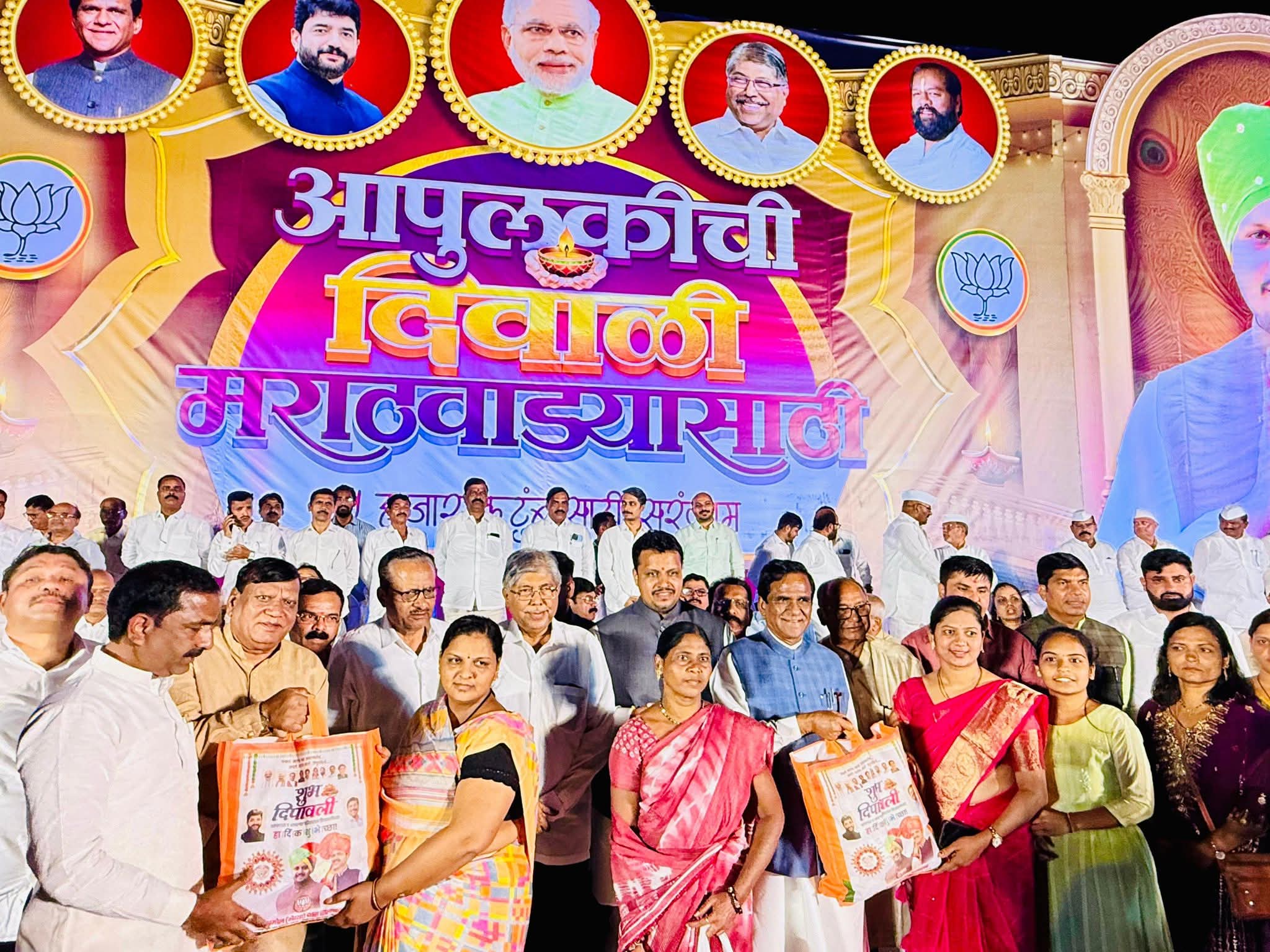 माजी नगरसेवक अमोल बालवडकर यांच्याकडुन “मराठवाड्यासाठी आपुलकीची दिवाळी” साजरी….