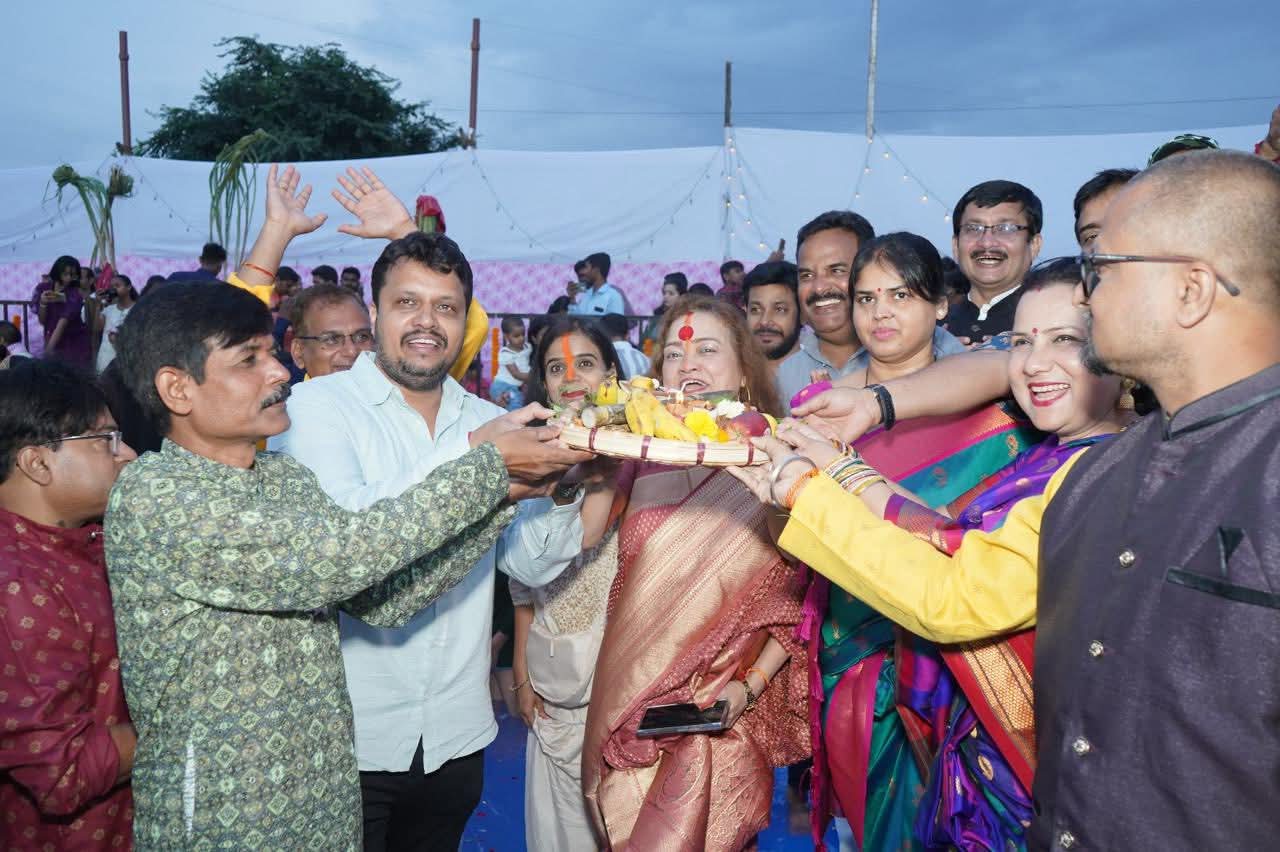 बालेवाडीतील छठ पूजेत श्रद्धा, आस्था आणि उत्साहाचा संगम… अमोल बालवडकर फाउंडेशन, नॉर्थ कम्युनिटी वेलफेअर सोसायटी व अरविंदकुमार सिंग यांच्या संयुक्त विद्यमाने भव्य आयोजन
