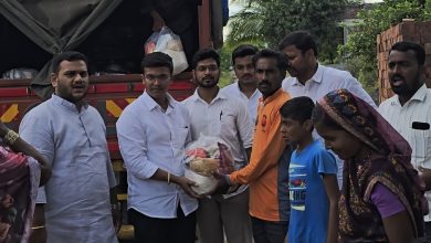 प्रोजेक्ट माणुसकीतून विद्यार्थ्यांचे हात धावले शेतकऱ्यांच्या मदतीला..
