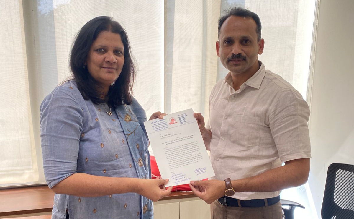 कर्वेनगरमधील वडारवस्ती, श्रमिक वसाहतीमध्ये नागरिकांच्या संपूर्ण संमतीविना कोणतीही कार्यवाही केली जाऊ नये ; स्वप्नील दुधाने यांची एसआरए अधिकाऱ्यांकडे मागणी