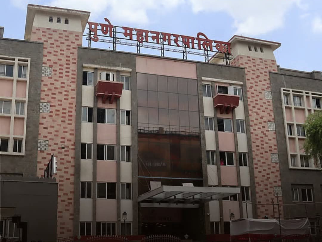 मतदारयाद्यांसाठी नोंदणी करा, पैसे भरा; राजकीय पक्षांच्या पदाधिकाऱ्यांच्या तक्रारी मतदारयाद्यांसाठी नोंदणी करा, पैसे भरा; राजकीय पक्षांच्या पदाधिकाऱ्यांच्या तक्रारी