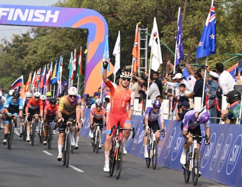 बजाज पुणे ग्रँड टूर २०२६ : तिसऱ्या टप्प्यात कॅमेरून स्कॉटची सरशी ; ल्यूक मुडग्वेचे पिवळ्या जर्सीवर वर्चस्व कायम