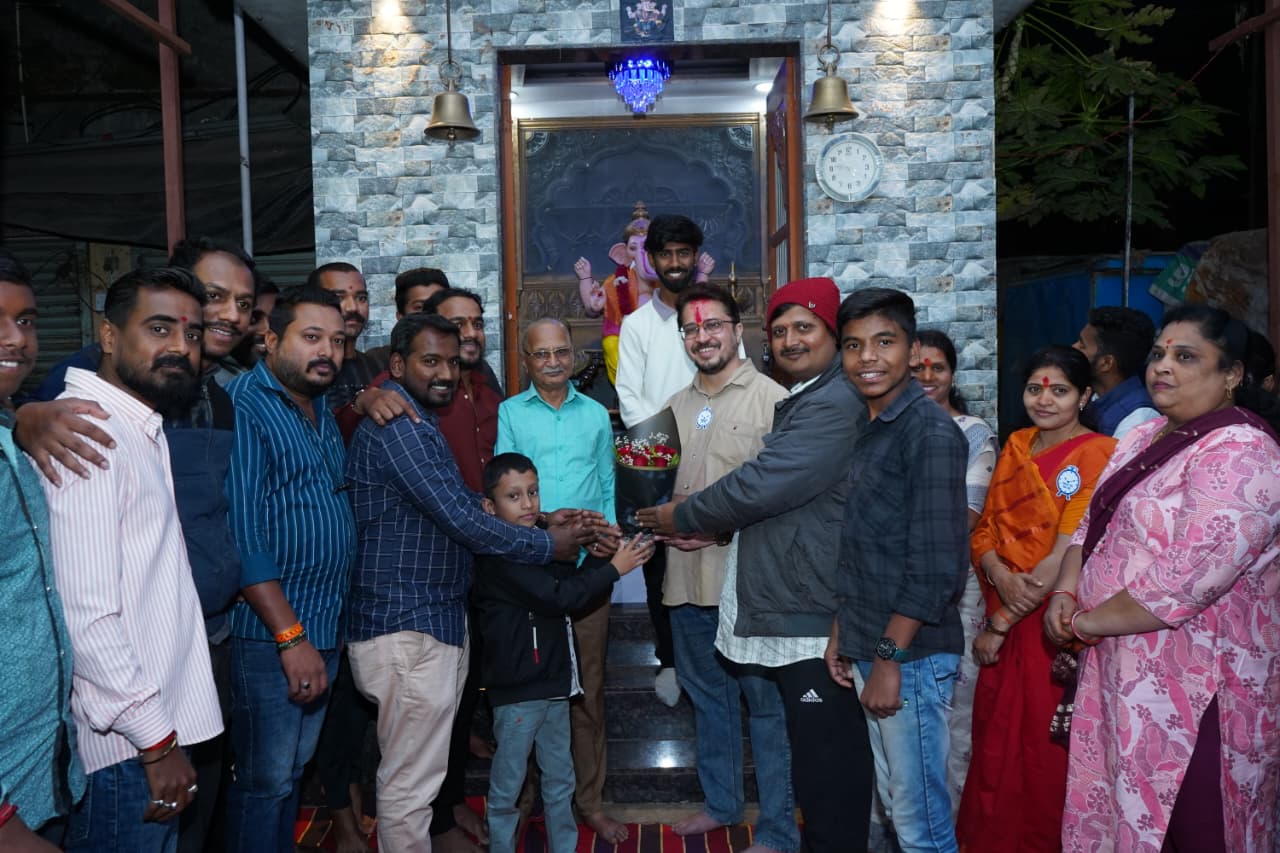 मोरे श्रमिक वसाहत मध्ये विकासाच्या मुद्द्यांवर राष्ट्रवादी काँग्रेस पार्टीच्या उमेदवारांचा नागरिकांशी थेट संवाद