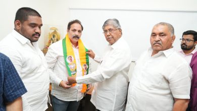 प्रभाग क्रमांक ९ आणि ११ मध्ये शिवसेना उबाठा गटाला धक्का;शिवसेना उबाठा गटाच्या अधिकृत उमेदवाराचा शेकडो कार्यकर्त्यांसह भाजपमध्ये प्रवेश