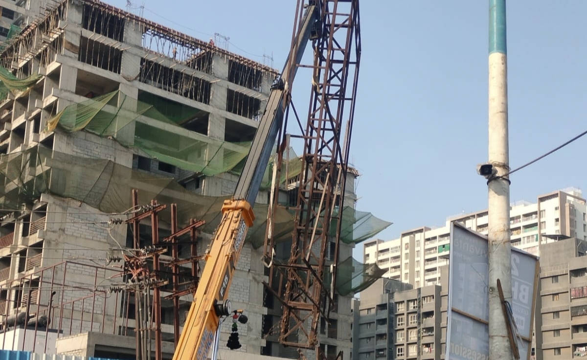 पुणे शहरांमध्ये अनधिकृत होर्डिंग तपासणी करता पाच पथक नियुक्त; पुणे महापालिकेचा मोठा निर्णय… पुणे शहरांमध्ये अनधिकृत होर्डिंग तपासणी करता पाच पथक नियुक्त; पुणे महापालिकेचा मोठा निर्णय…