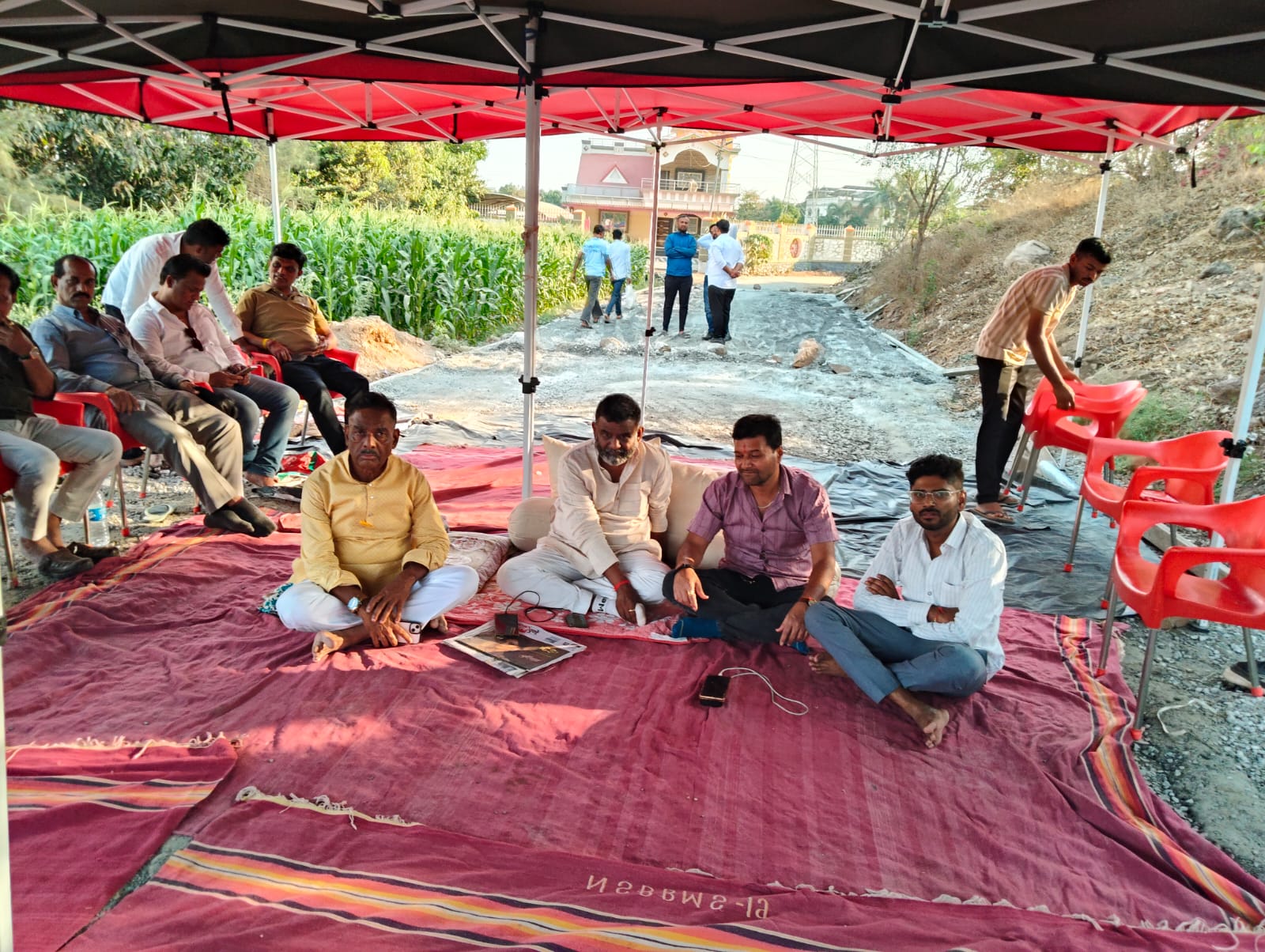 माजी आमदार दीपक पायगुडे यांचे धरणे आंदोलन सलग नवव्या दिवशीही सुरुच; सैनिकी शाळेच्या मैदानातून जाणाऱ्या रस्त्याबाबत तसेच अतिक्रमणाबाबत प्रशासनाकडून ठोस प्रतिसाद नाही…