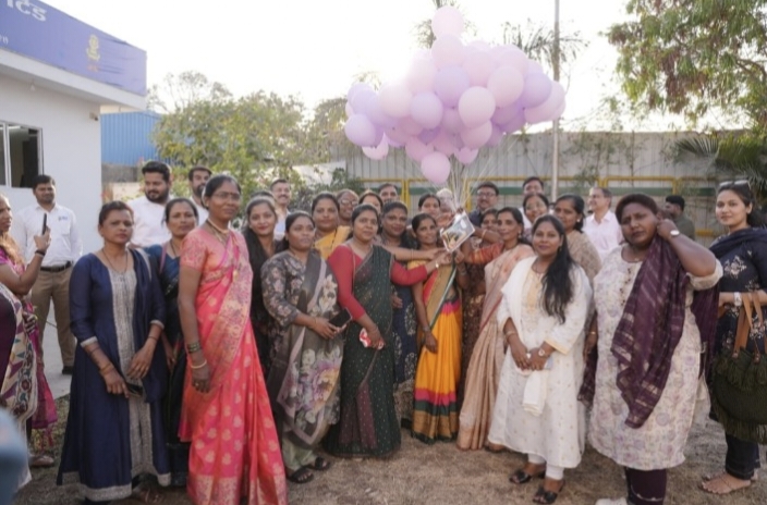 Mngl च्या वतीने महिला दिनानिमित्त कर्तृत्ववान आणि स्वावलंबी महिलांचा सन्मान