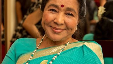 ज्येष्ठ गायिका आशा भोसले काळाच्या पडद्याआड; 92 व्या वर्षी घेतला अखेरचा श्वास