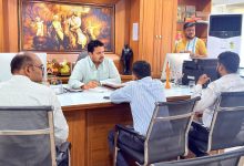 बाणेर-बालेवाडी परिसरातील वीज पुरवठा नियमित करण्यासाठी अमोल बालवडकर यांच्याकडून प्रस्तावित सबस्टेशनच्या जागेची प्रत्यक्ष पाहणी; अधिकाऱ्यांशी चर्चा 