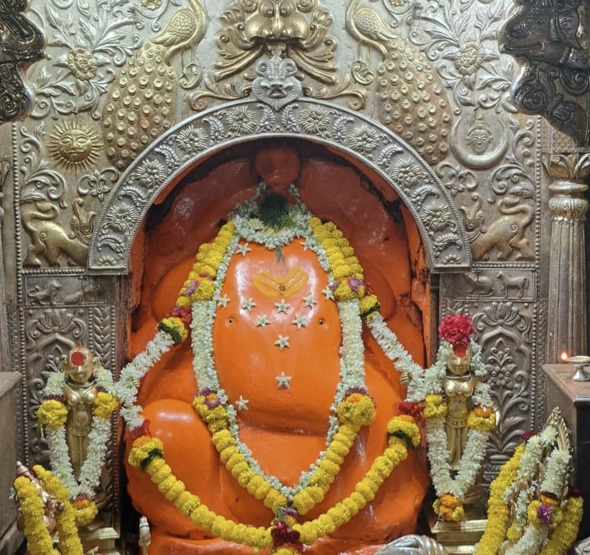 अष्टविनायकातील मोरगाव, थेऊर व सिद्धटेक येथील मंदिरे १० मे ते ९ जूनपर्यंत भाविकांसाठी बंद अष्टविनायकातील मोरगाव, थेऊर व सिद्धटेक येथील मंदिरे १० मे ते ९ जूनपर्यंत भाविकांसाठी बंद
