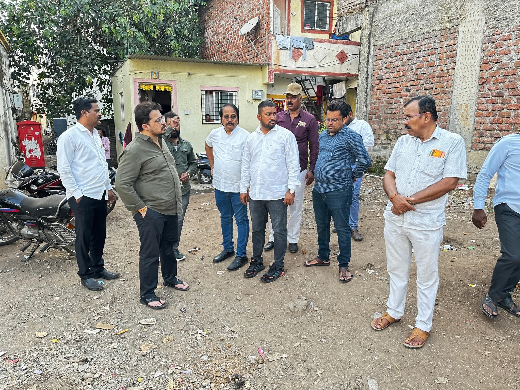 नगरसेवक हर्षवर्धन मानकर यांच्याकडून सुतारदरा परिसरातील पावसाळा पूर्व तयारीचा प्रत्यक्ष आढावा