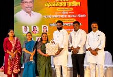 मंत्री चंद्रकांत पाटील यांच्या वाढदिवसानिमित्त ‘महिला सफाई कर्मचाऱ्यांचा सन्मान सोहळा’ व ‘साडीरूपी भेटवस्तू कार्यक्रमाचे आयोजन 