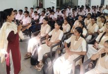पुण्यात जागतिक अंमली पदार्थ विरोधी सप्ताहानिमित्त विद्यार्थ्यांशी संवाद