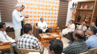 निधीअभावी डीपी रोडवरील कामे रखडू देऊ नयेत- मंत्री चंद्रकांत पाटील यांच्या स्पष्ट सूचना; राजाराम पूल–डीपी रोड वाहतूककोंडी सोडविण्याच्या उपाययोजनांच्या अंमलबजावणीला प्रारंभ