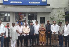 पुण्यात निवेदन देण्यापूर्वीच काँग्रेस कार्यकर्त्यांना पोलिसांनी घेतले ताब्यात