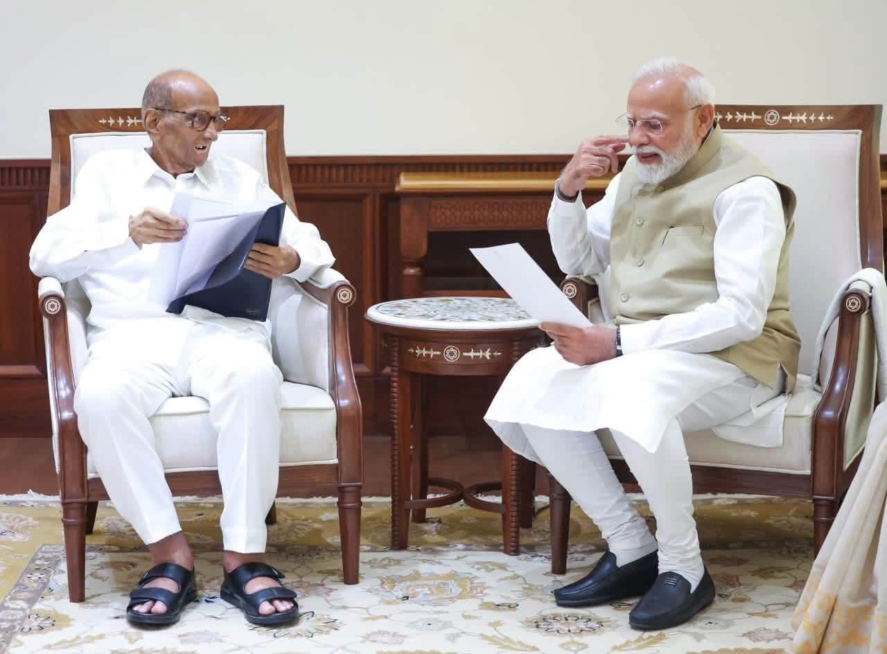अखेर शरद पवारांचे खासदार आणि Pm मोदींची बैठक संपली; 15 मिनिटांत नेमकी काय चर्चा झाली? अखेर शरद पवारांचे खासदार आणि pm मोदींची बैठक संपली; 15 मिनिटांत नेमकी काय चर्चा झाली?