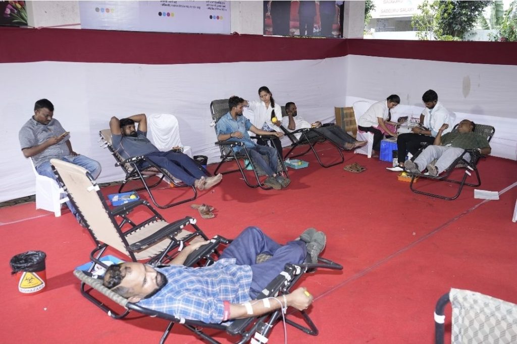 स्वतःच्या आनंदापेक्षा समाजाचे ऋण महत्त्वाचे ; उद्योजक संजय भोर यांच्या वाढदिवसादिवशी १२७ जणांचे रक्तदान.. Screenshot 20260812 121105 gallery2809027717872987100