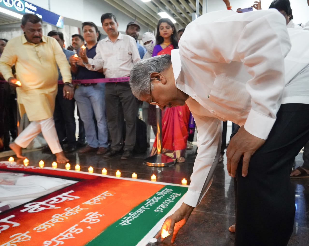 पंतप्रधान नरेंद्र मोदी यांच्या वाढदिवसानिमित्त एसएनडीटी मेट्रो स्थानकावर दिवाळीचा उत्साह;हजारो दिव्यांनी उजळला मेट्रो स्थानकाचा परिसर पंतप्रधान नरेंद्र मोदी यांच्या वाढदिवसानिमित्त एसएनडीटी मेट्रो स्थानकावर दिवाळीचा उत्साह;हजारो दिव्यांनी उजळला मेट्रो स्थानकाचा परिसर