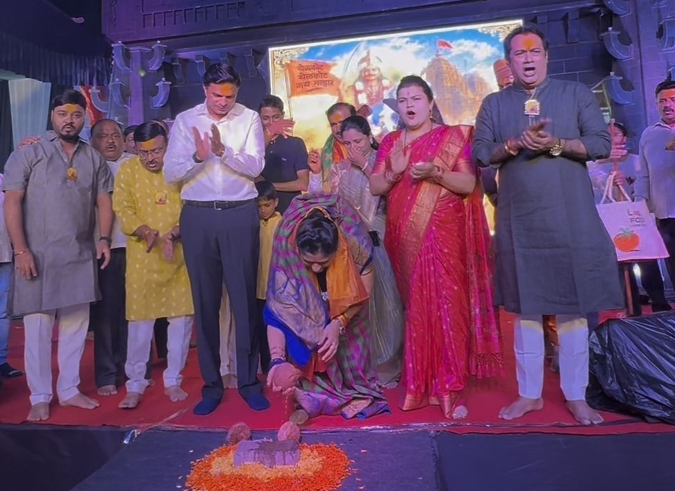 संयुक्त भेलकेनगर मित्र मंडळाचा ‘श्री खंडोबा महात्म्य’ जिवंत देखावा पाहण्यास पहिल्याच दिवशी प्रचंड गर्दी Screenshot 20260916 175805 videoplayer4237564265252643579
