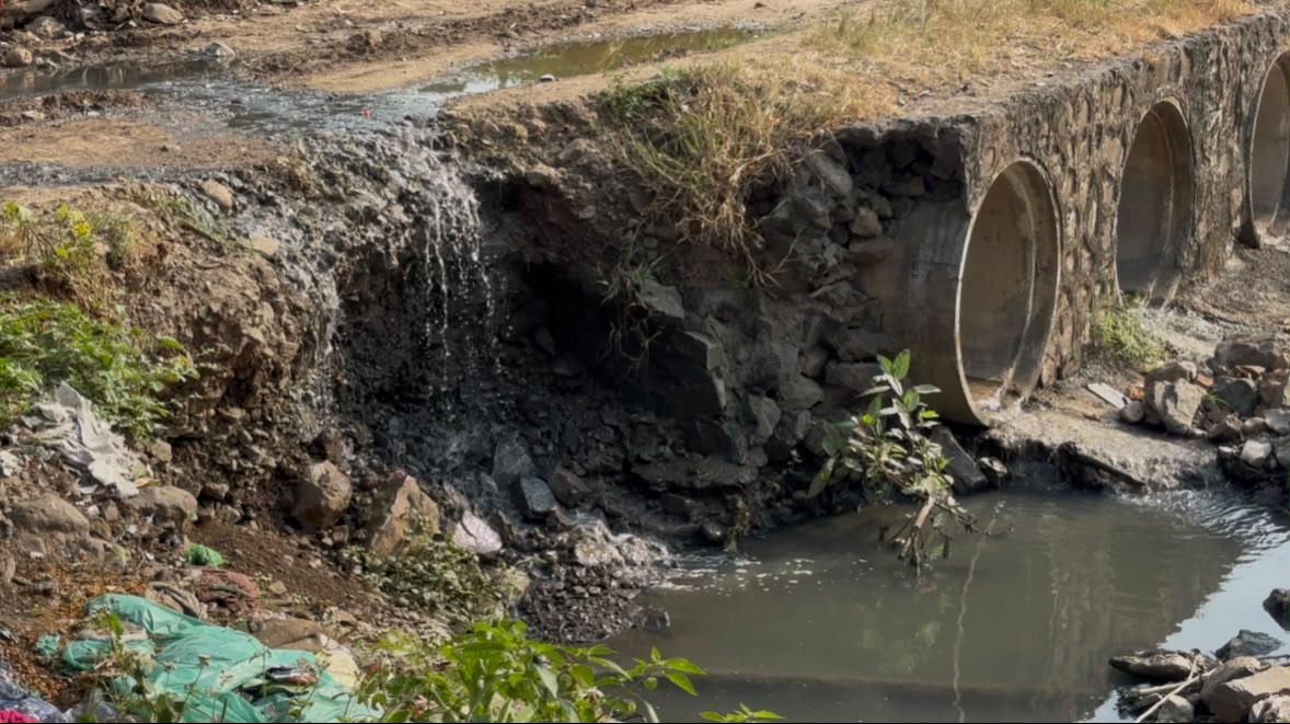 खडकवासला धरणातील दूषित सांडपाण्याचा थेट परिणाम पुणेकरांच्या पिण्याच्या पाण्यावर; नगरसेवक अमोल बालवडकर यांची प्रशासनाला तातडीची मागणी खडकवासला धरणातील दूषित सांडपाण्याचा थेट परिणाम पुणेकरांच्या पिण्याच्या पाण्यावर; नगरसेवक अमोल बालवडकर यांची प्रशासनाला तातडीची मागणी