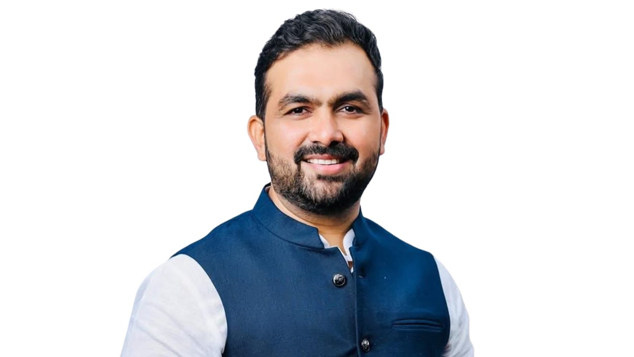 सेवेची ११ वर्षे… आनंदाची दिवाळी प्रत्येक घरात ! नगरसेवक किरण दगडे पाटील यांचा प्रभागातील नागरिकांसाठी अनोखा उपक्रम