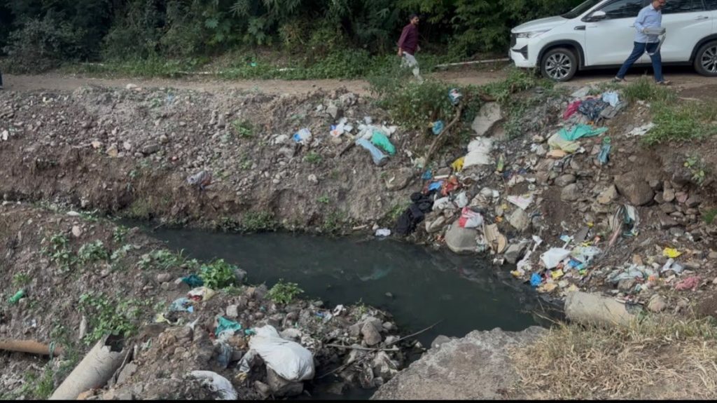 खडकवासला धरणातील दूषित सांडपाण्याचा थेट परिणाम पुणेकरांच्या पिण्याच्या पाण्यावर; नगरसेवक अमोल बालवडकर यांची प्रशासनाला तातडीची मागणी Img 20261013 wa00175156870050312623214